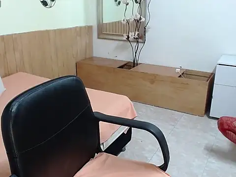 Suxxxy  online show from 10/28/25, 01:43