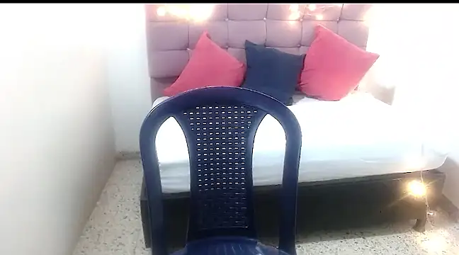 Snapshot of Suxxxy_ chatting on 03/15/25, 01:07 Suxxxy online show from 03/15/25, 01:07