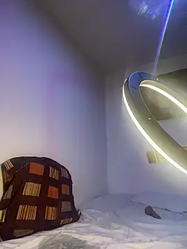 Leslydeleon23 online show from 12/28/24, 02:33