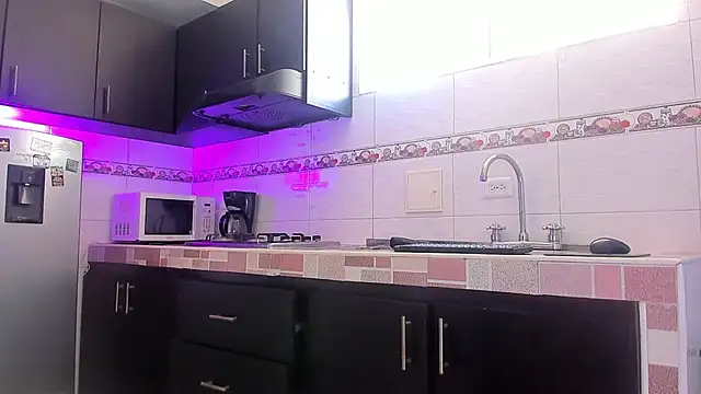 Emma-evans online show from 12/02/25, 02:52