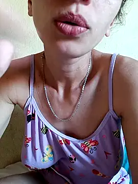 Snapshot of Nandasant09 chatting on 09/15/25, 04:07 Nandasant09 online show from 09/15/25, 04:07