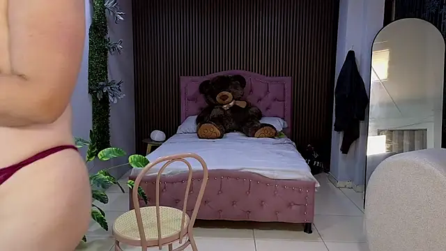 camil milfdream online show from 03/30/26, 11:01