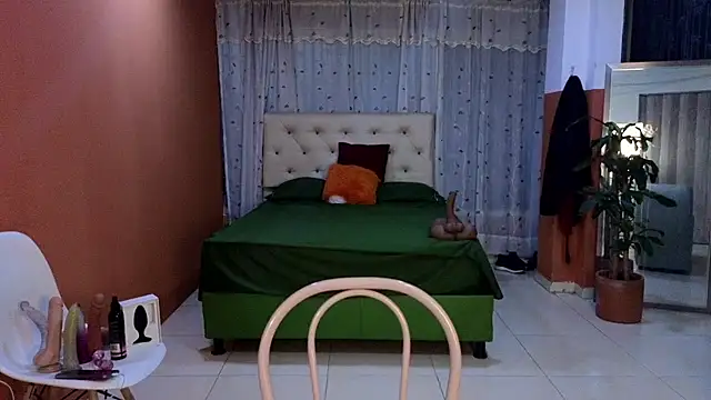 camil milfdream online show from 11/19/25, 10:37