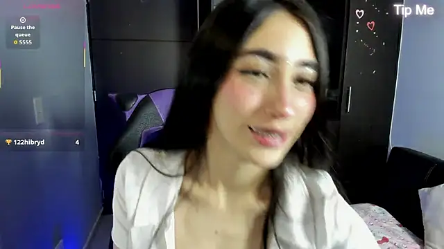 Emilytafur online show from 07/04/26, 12:06