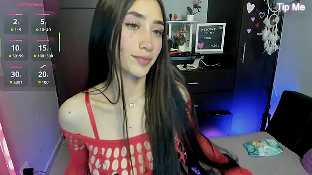 Emilytafur online show from 11/28/25, 09:26