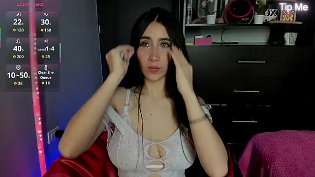 Emilytafur online show from 03/28/26, 05:14