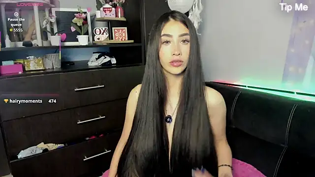 Emilytafur online show from 03/11/26, 10:04