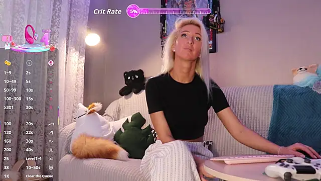 Snapshot of mari_moon_bunny chatting on 10/15/25, 02:14 mari moon bunny online show from 10/15/25, 02:14