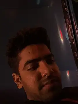 Snapshot of arush_2305 chatting on 03/21/25, 04:51 arush 2305 online show from 03/21/25, 04:51