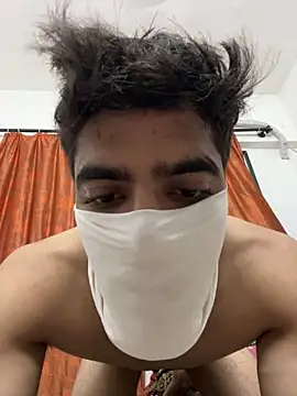 Snapshot of arush_2305 chatting on 03/13/25, 12:35 arush 2305 online show from 03/13/25, 12:35