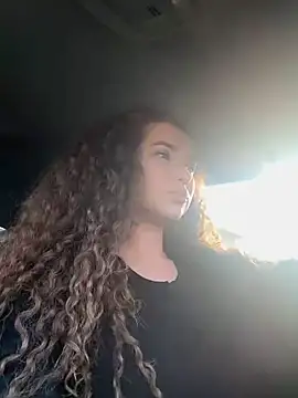 Snapshot of Denise_Garciia chatting on 02/14/25, 12:36 Denise Garciia online show from 02/14/25, 12:36