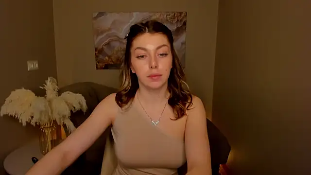 Snapshot of MollyMeltorr chatting on 02/02/26, 04:33 MollyMeltorr online show from 02/02/26, 04:33