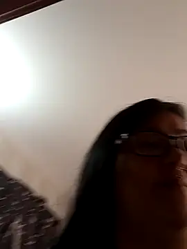 Snapshot of l1la_Rav3n chatting on 03/05/25, 05:29 l1la Rav3n online show from 03/05/25, 05:29