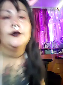 Snapshot of l1la_Rav3n chatting on 10/29/25, 01:15 l1la Rav3n online show from 10/29/25, 01:15