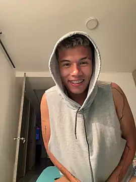 Logan smith1 online show from 02/02/25, 04:48