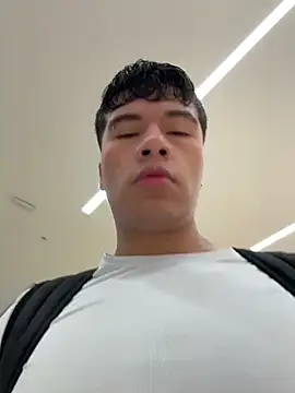 Logan smith1 online show from 12/05/25, 06:39