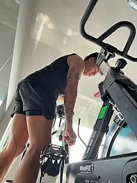 Logan smith1 online show from 11/04/25, 08:34