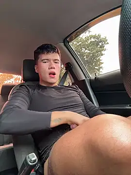 Logan smith1 online show from 04/15/26, 07:58