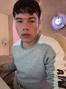 Logan smith1 online show from 10/19/25, 05:37