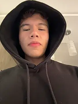 Logan smith1 online show from 04/05/26, 08:10