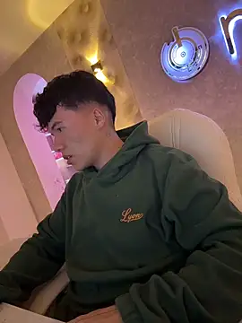 Logan smith1 online show from 12/19/25, 05:00