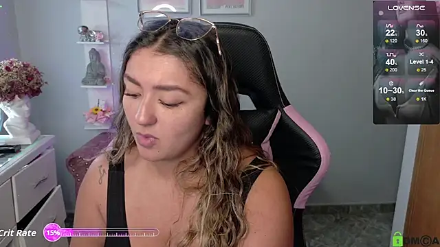 Snapshot of Melannyy_ chatting on 06/17/26, 01:05 Melannyy online show from 06/17/26, 01:05