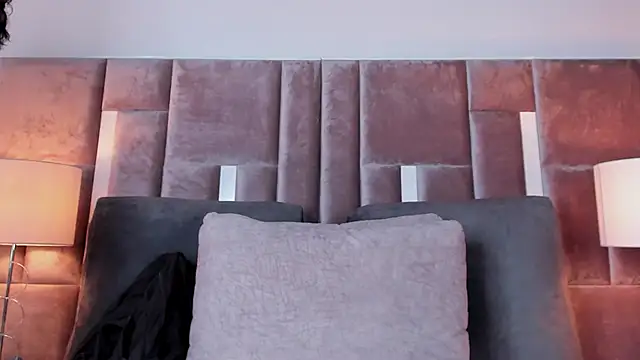 Nia Bunny online show from 11/19/25, 12:16