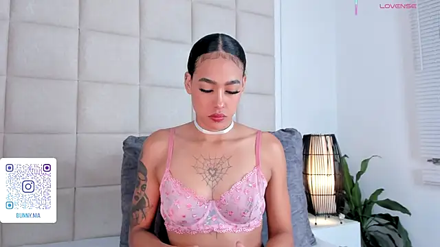Nia Bunny online show from 10/01/25, 01:37