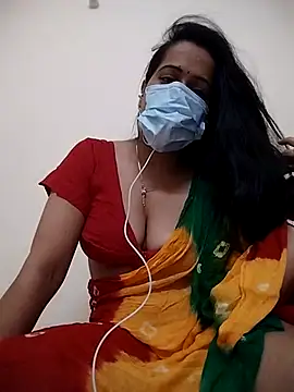 Snapshot of poojashine chatting on 10/26/25, 06:41 poojashine online show from 10/26/25, 06:41