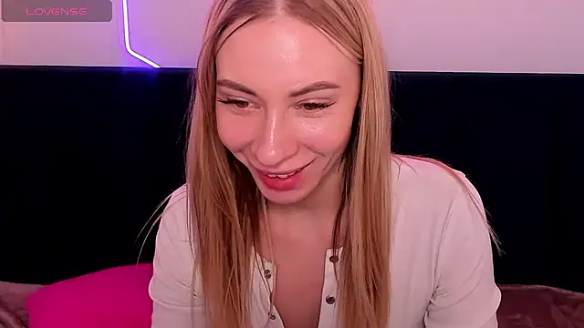Snapshot of Diana_Garrett chatting on 02/12/25, 12:33 Diana Garrett online show from 02/12/25, 12:33