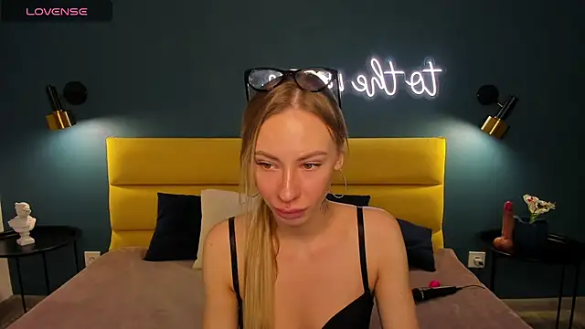 Snapshot of Diana_Garrett chatting on 10/11/25, 01:39 Diana Garrett online show from 10/11/25, 01:39