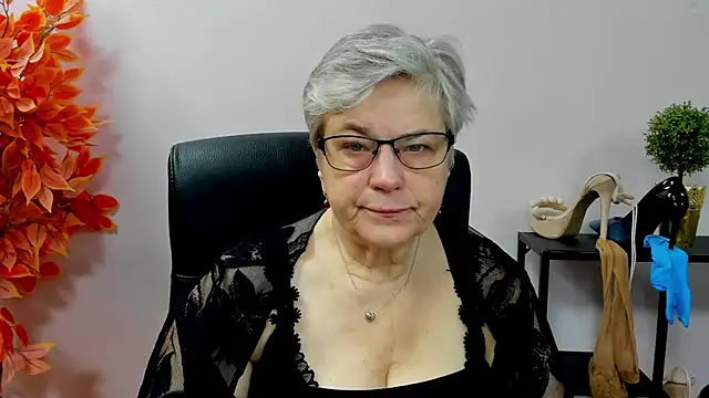 IrisDream online show from 11/17/25, 07:23