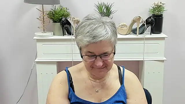 IrisDream online show from 12/18/25, 07:24