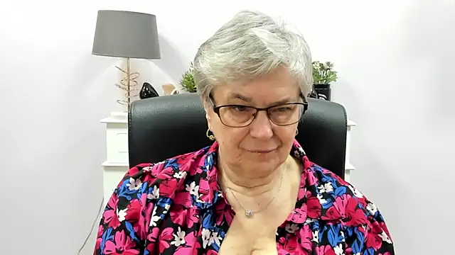 IrisDream online show from 04/07/26, 06:15