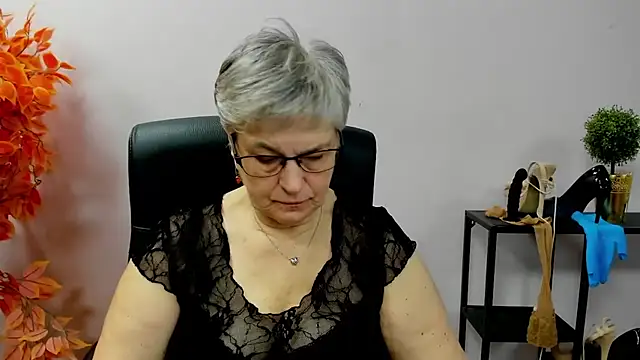 IrisDream online show from 10/31/25, 07:16