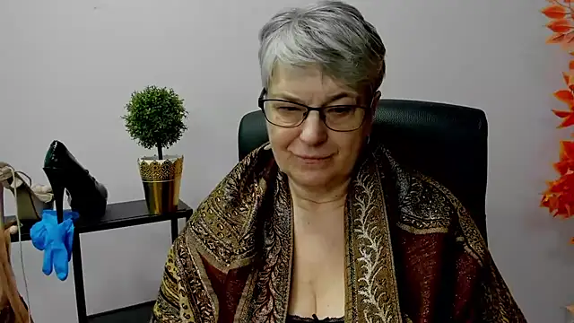 IrisDream online show from 02/18/25, 10:49