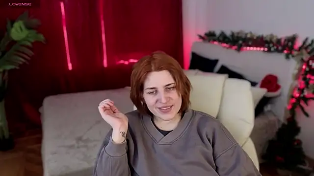 FoxyRayy online show from 11/25/25, 09:09