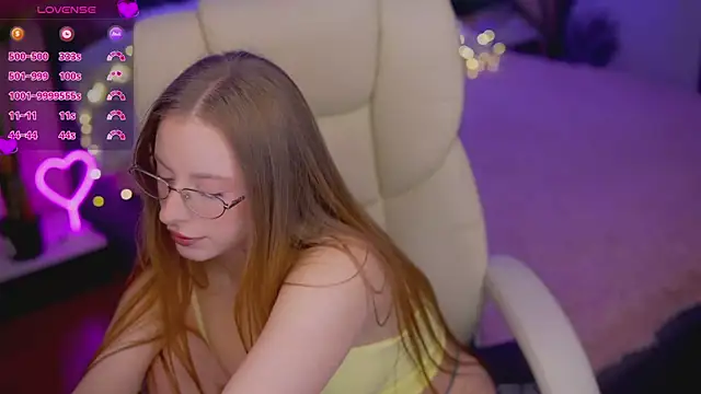 SilverrMoon online show from 11/28/25, 03:45