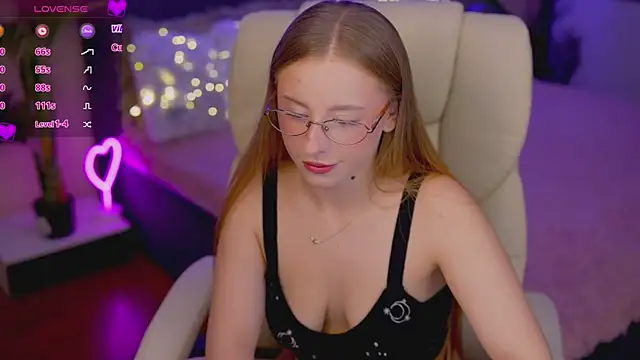 SilverrMoon online show from 11/18/25, 08:12