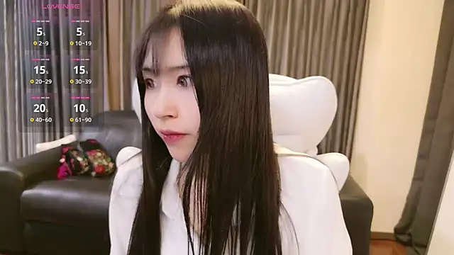 Snapshot of -satomi-jp chatting on 01/06/26, 01:15 -satomi-jp online show from 01/06/26, 01:15