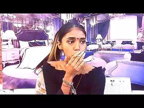 Snapshot of IndianSexySlender chatting on 11/10/25, 05:12 IndianSexySlender online show from 11/10/25, 05:12