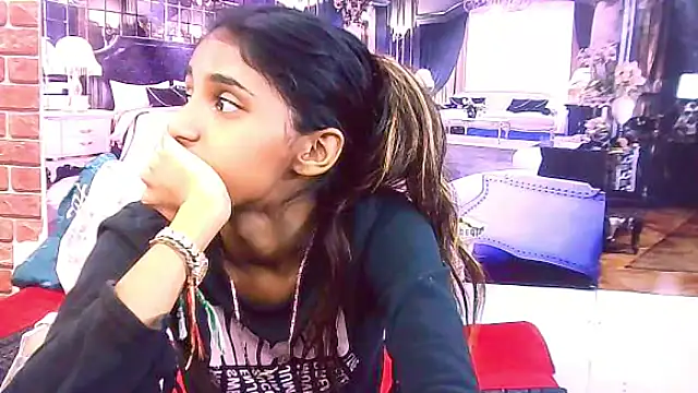 Snapshot of IndianSexySlender chatting on 11/24/25, 05:29 IndianSexySlender online show from 11/24/25, 05:29