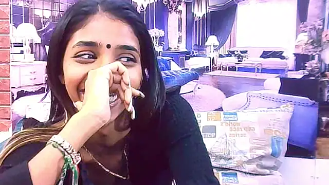 Snapshot of IndianSexySlender chatting on 11/16/25, 05:12 IndianSexySlender online show from 11/16/25, 05:12