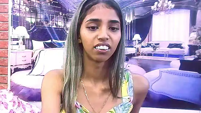 Snapshot of IndianSexySlender chatting on 12/15/25, 05:13 IndianSexySlender online show from 12/15/25, 05:13