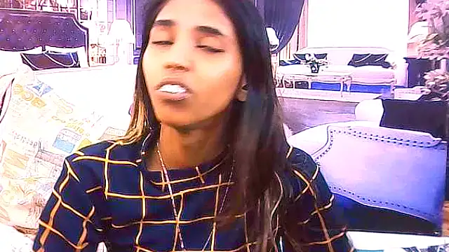 Snapshot of IndianSexySlender chatting on 10/30/25, 05:17 IndianSexySlender online show from 10/30/25, 05:17