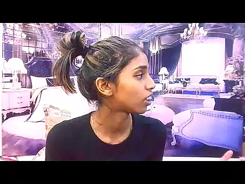 Snapshot of IndianSexySlender chatting on 12/18/25, 05:23 IndianSexySlender online show from 12/18/25, 05:23