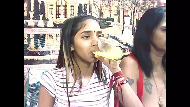 Snapshot of IndianSexySlender chatting on 10/22/25, 05:40 IndianSexySlender online show from 10/22/25, 05:40