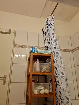 Josephine LIVE online show from 11/11/25, 05:13