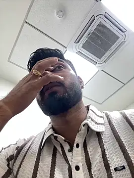 Snapshot of hotboysammy chatting on 12/17/24, 11:28 hotboysammy online show from 12/17/24, 11:28