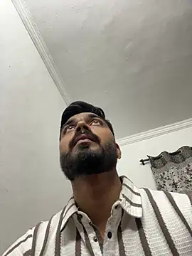 Snapshot of hotboysammy chatting on 12/17/24, 06:42 hotboysammy online show from 12/17/24, 06:42